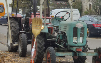 Traktoren vorm Rathaus